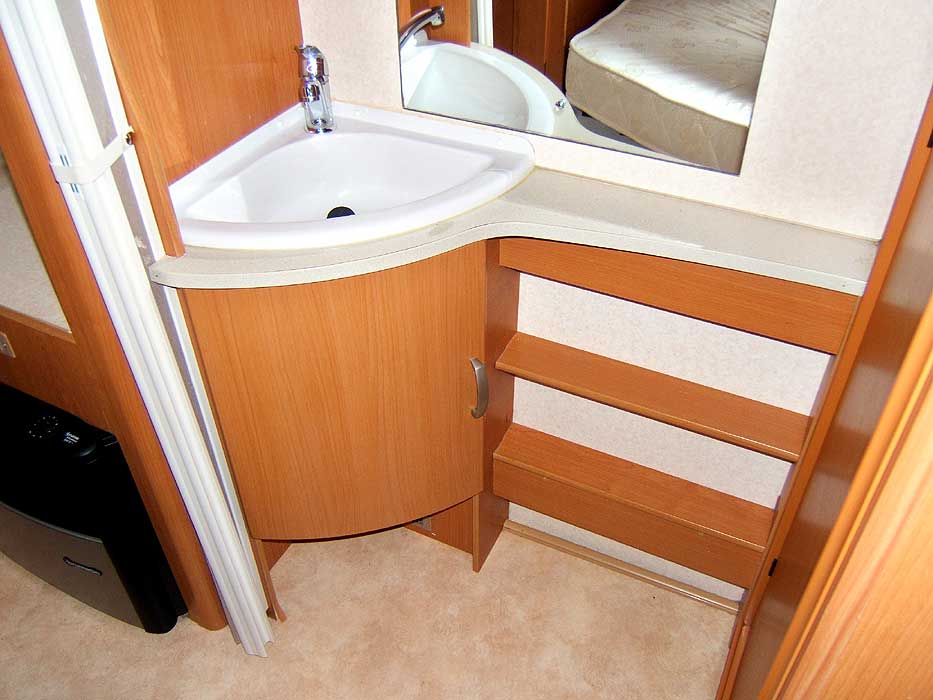 620-6 Washbasin - Used Caravan